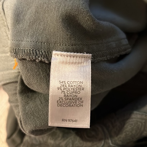 J JILL OLIVE CROP/ ANKLE PANTS SIZE 20 with embroidered embellishment - Picture 10 of 11